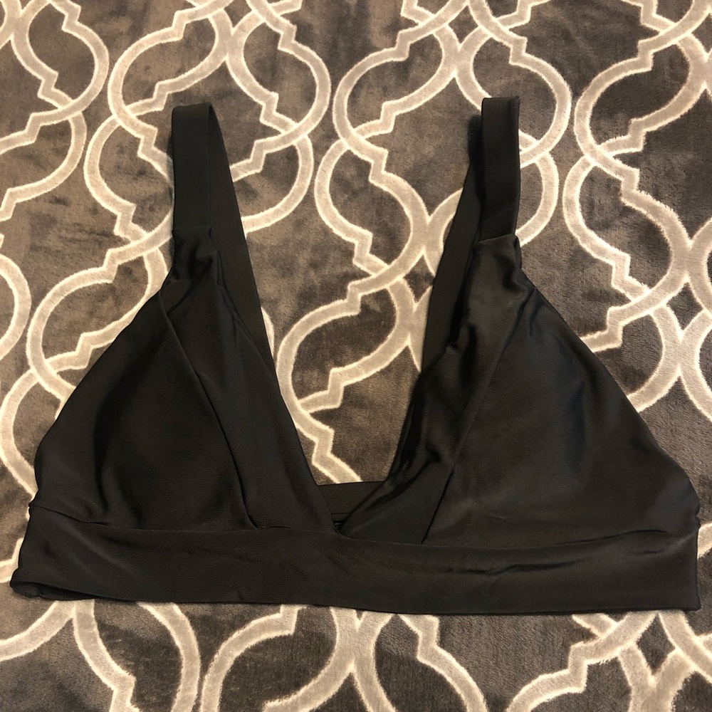 Black bikini top
